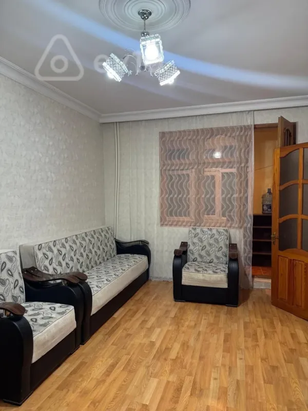 Kirayə verilir 2 otaqlı köhnə tikili 50 m²