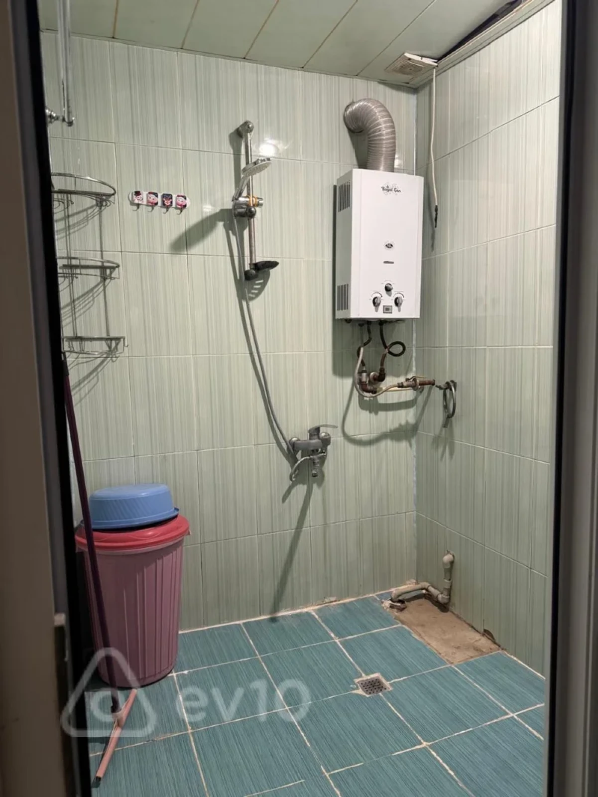 Kirayə verilir 2 otaqlı köhnə tikili 50 m²