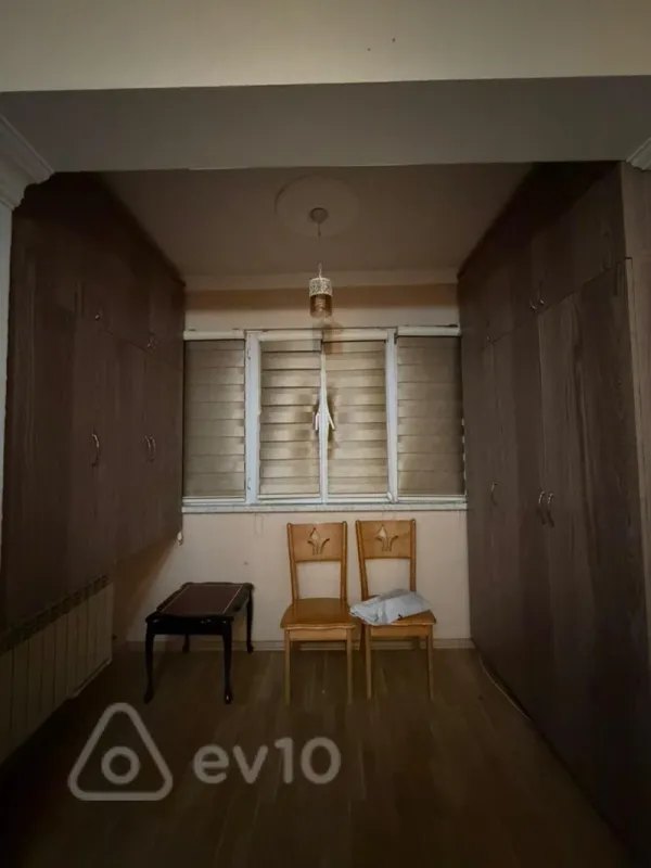 Kirayə verilir 2 otaqlı köhnə tikili 50 m²