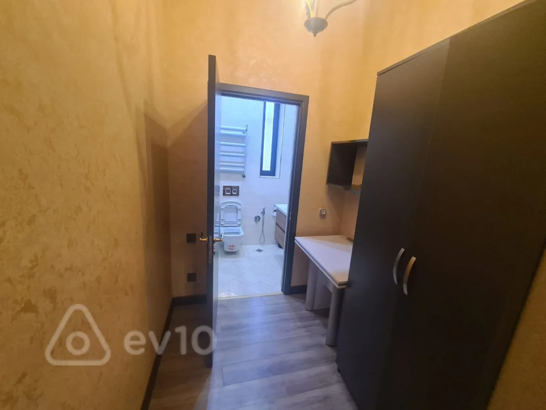 Kirayə verilir mənzil 130 m²