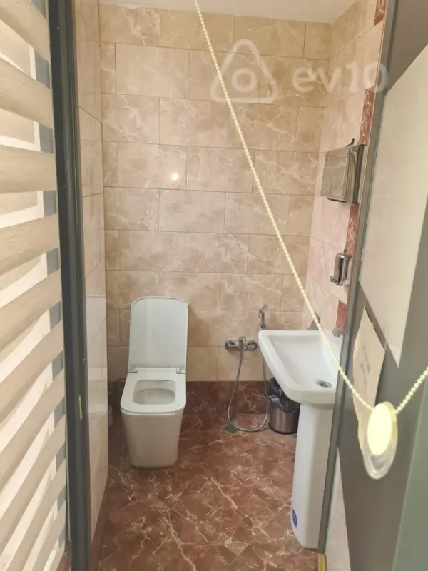 Kirayə verilir mənzil 130 m²