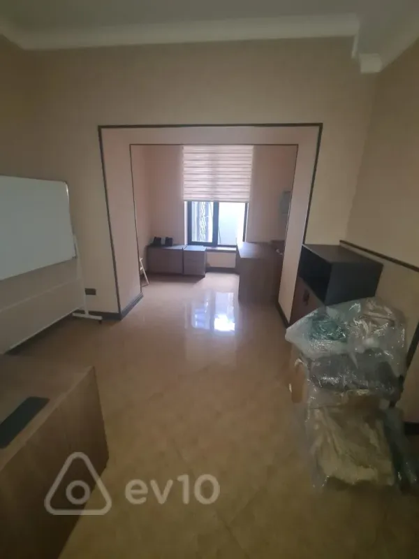 Kirayə verilir mənzil 130 m²