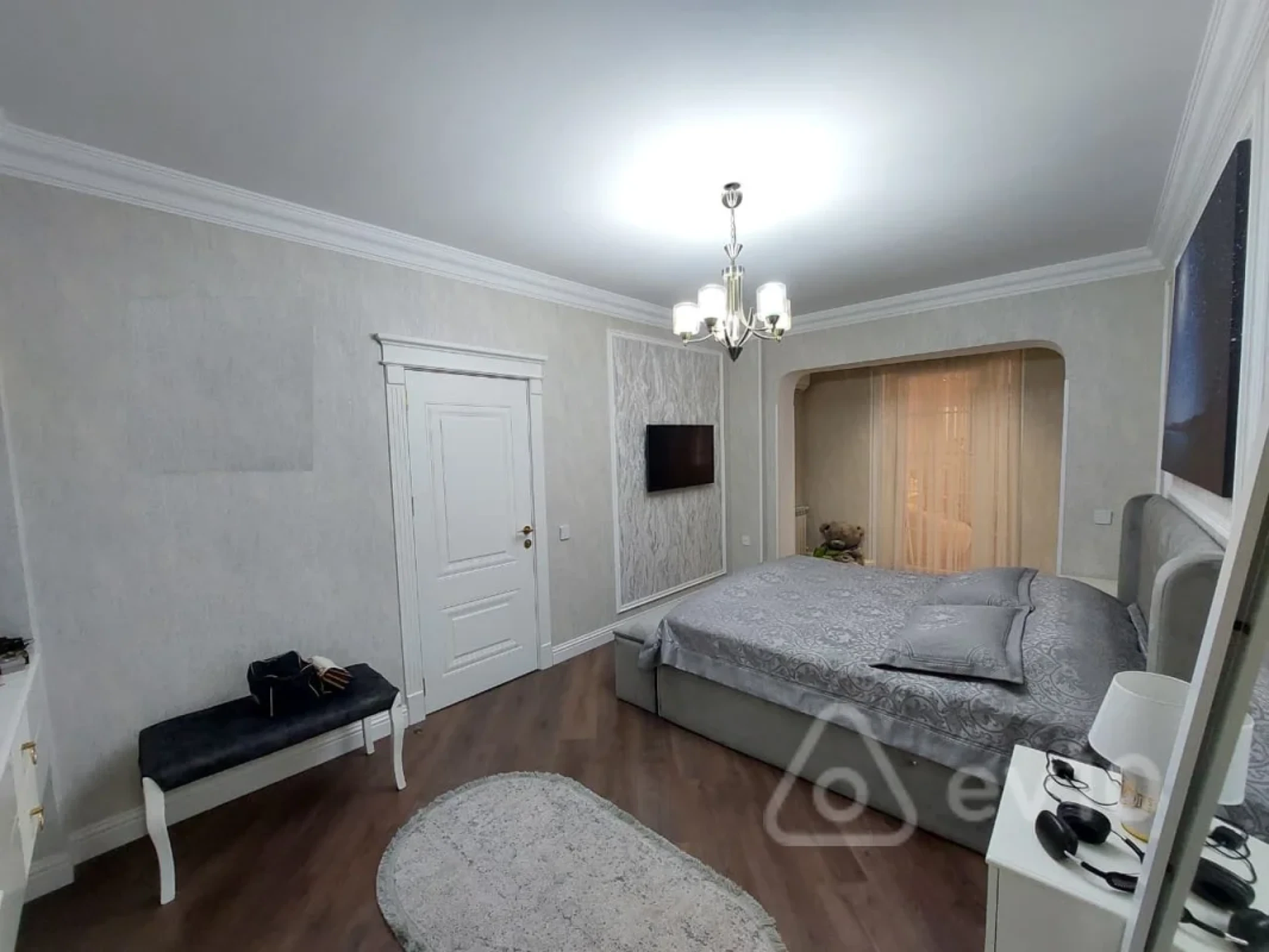 Satılır 3 otaqlı köhnə tikili 110 m²
