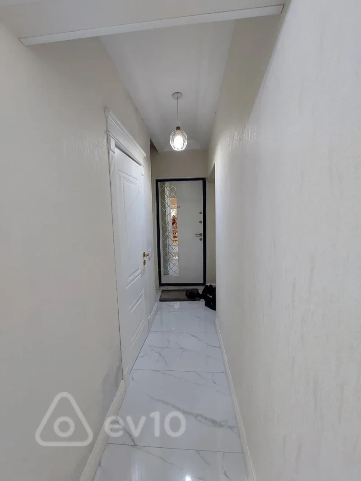 Satılır 3 otaqlı köhnə tikili 110 m²