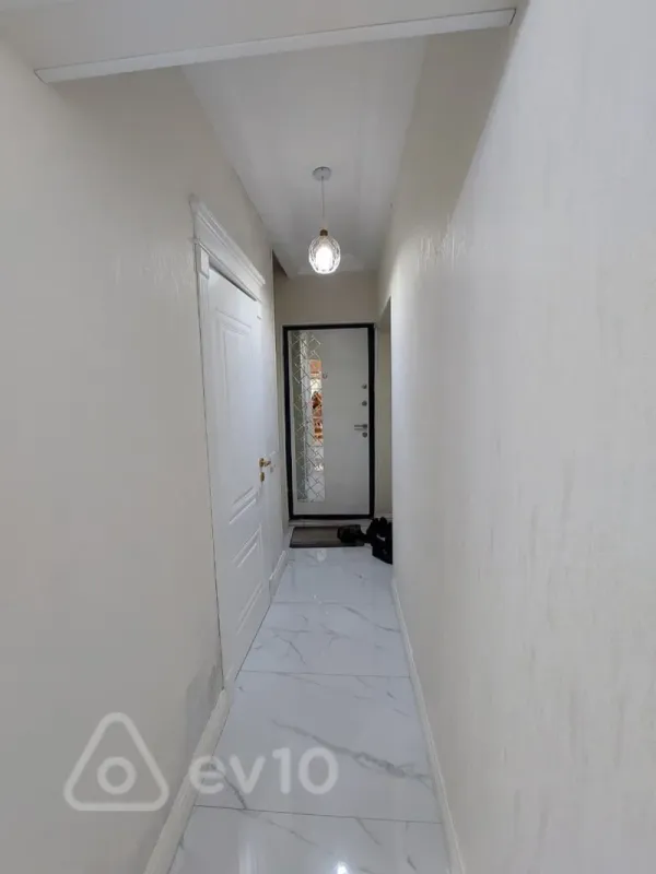 Satılır 3 otaqlı köhnə tikili 110 m²