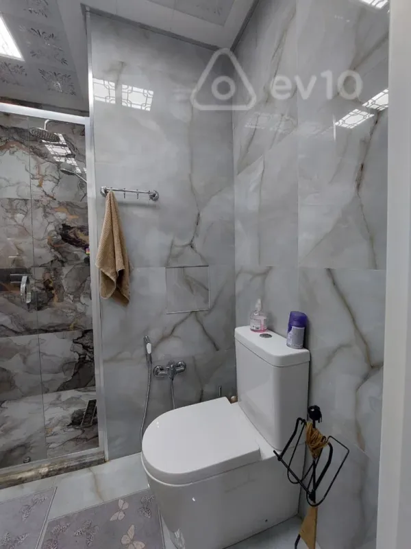 Satılır 3 otaqlı köhnə tikili 110 m²