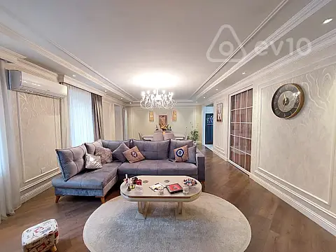 Satılır 3 otaqlı köhnə tikili 110 m²