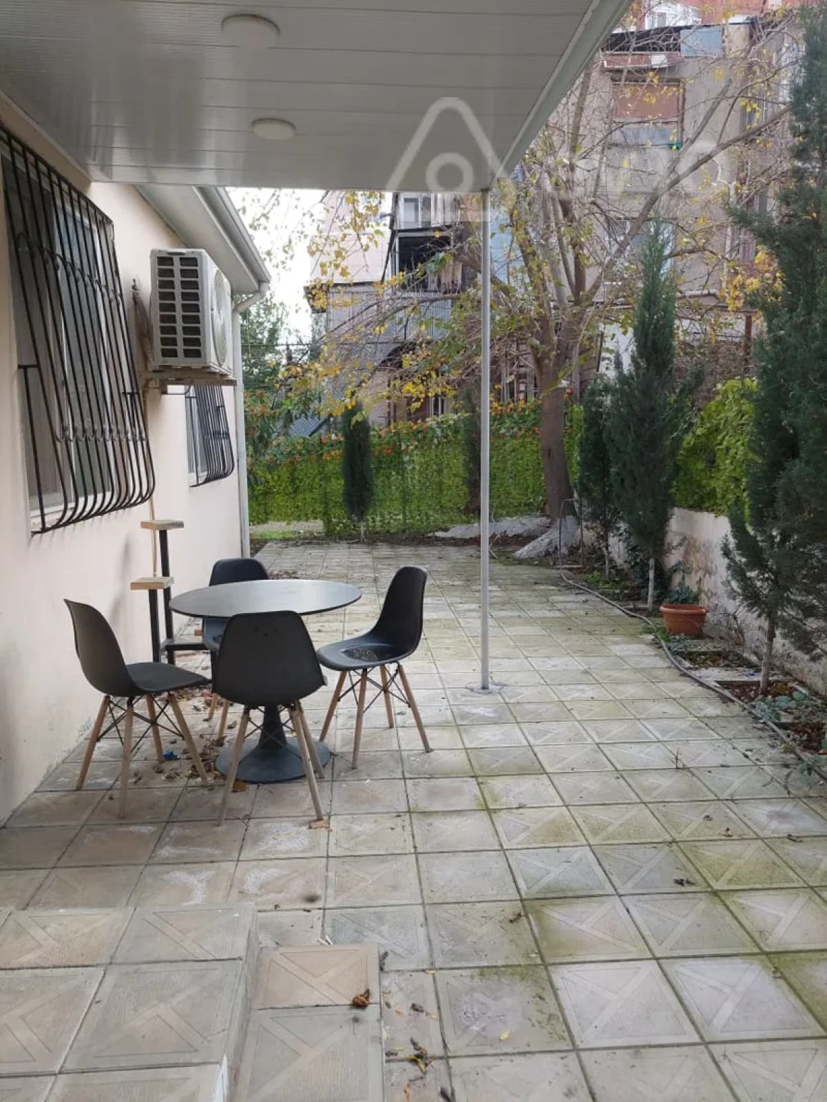 Satılır 3 otaqlı köhnə tikili 110 m²