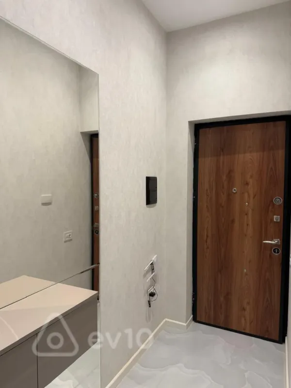 Satılır 2 otaqlı yeni tikili 80 m²