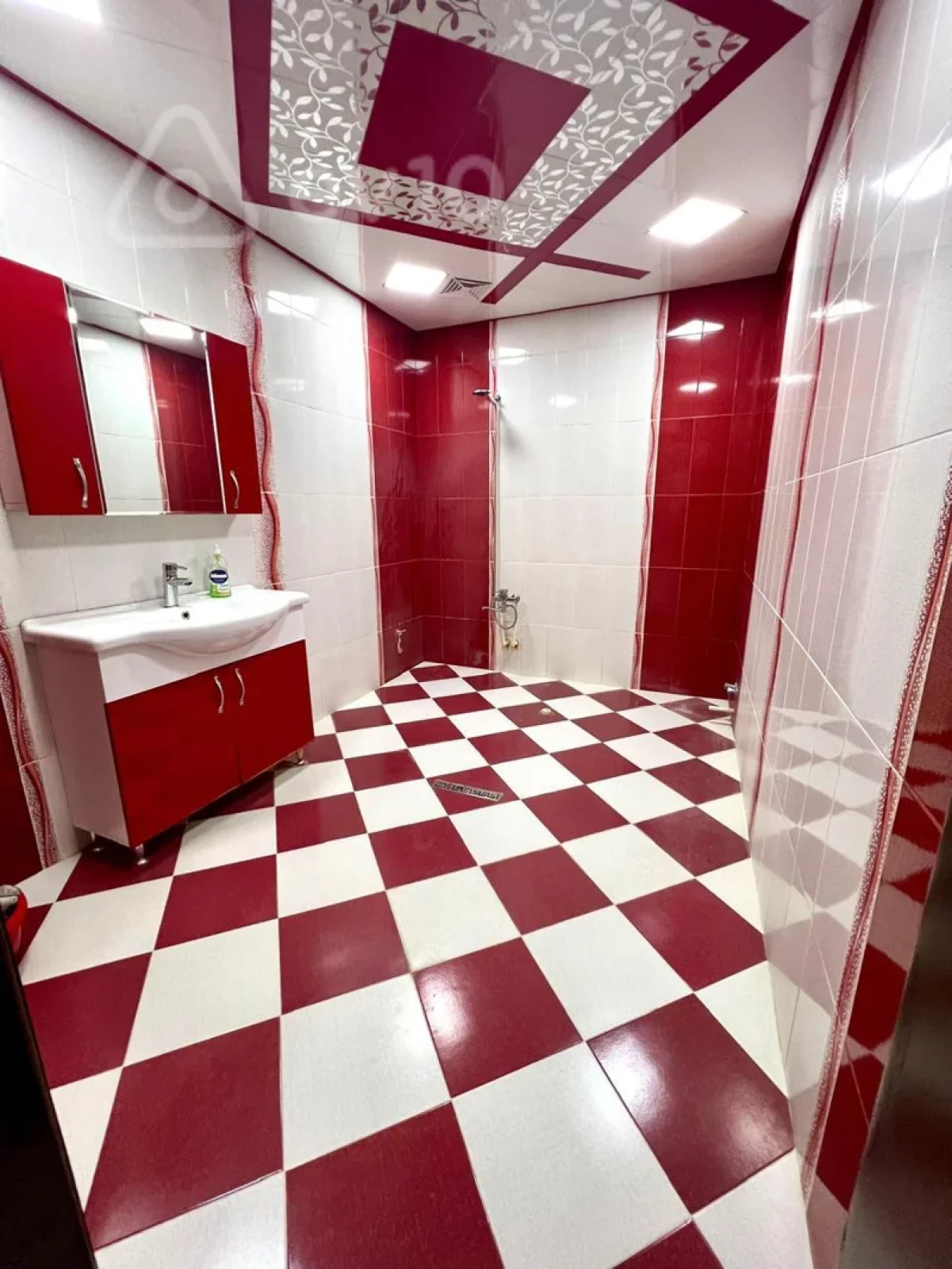 Satılır 3 otaqlı yeni tikili 120 m²