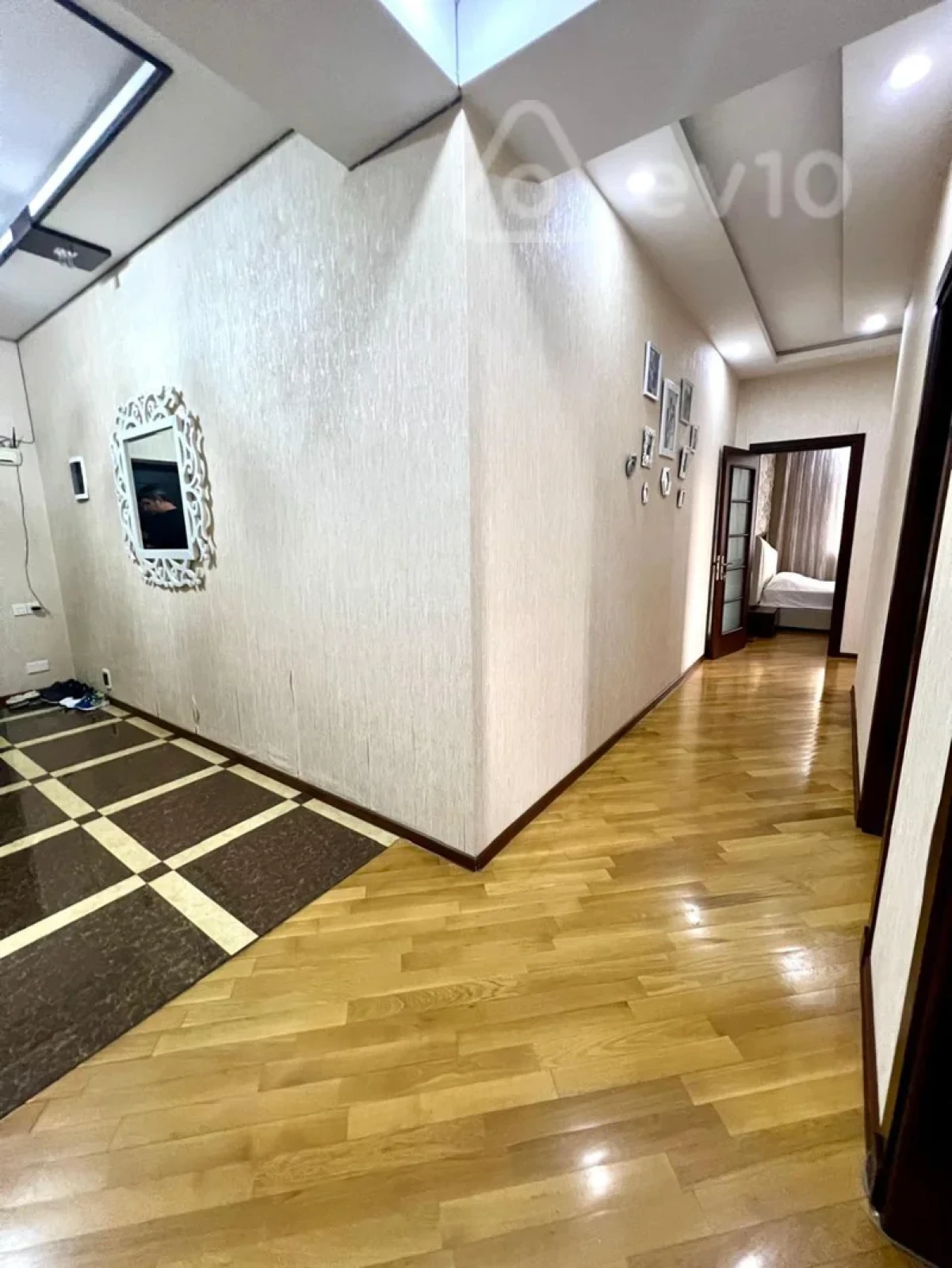 Satılır 3 otaqlı yeni tikili 120 m²