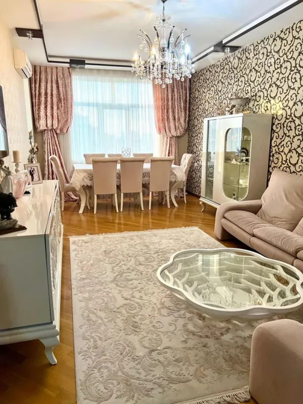 Satılır 3 otaqlı yeni tikili 120 m²