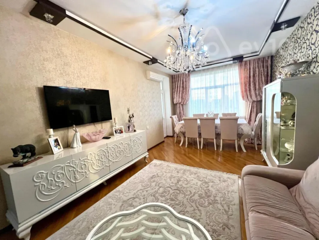 Satılır 3 otaqlı yeni tikili 120 m²