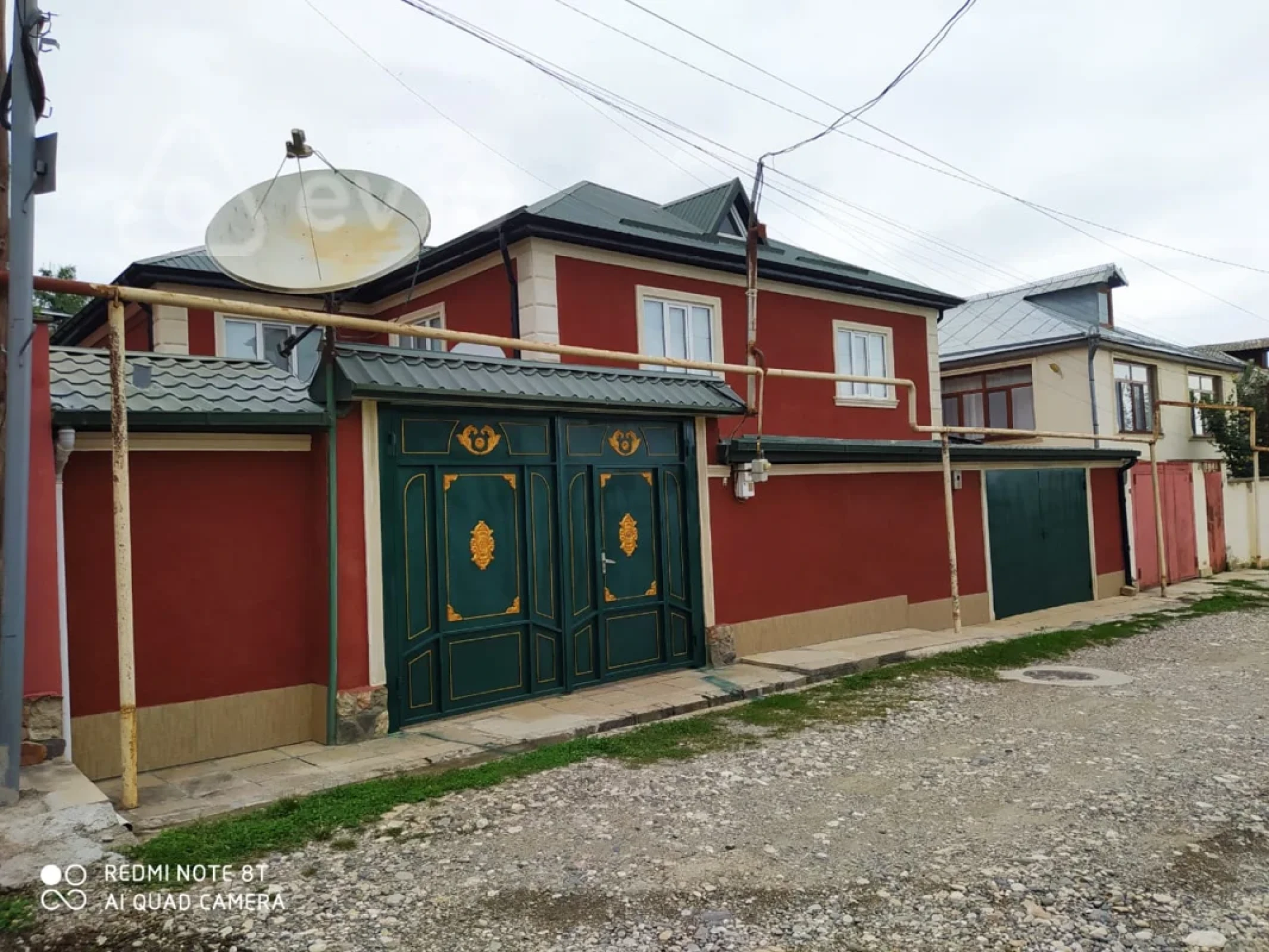 Satılır 6 otaqlı həyət evi 200 m²