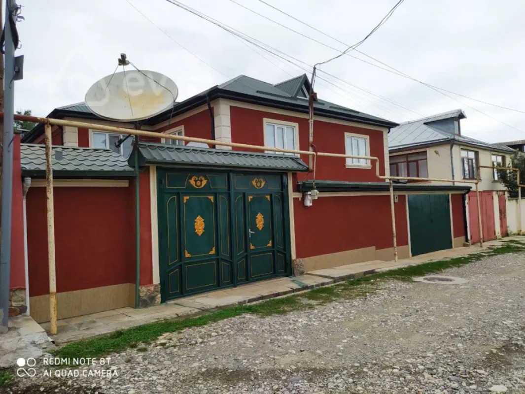 Satılır 6 otaqlı həyət evi 200 m²