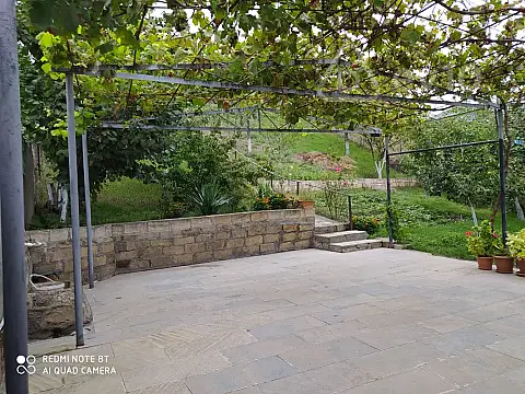 Satılır 6 otaqlı həyət evi 200 m²