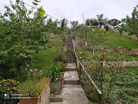 Satılır 6 otaqlı həyət evi 200 m²