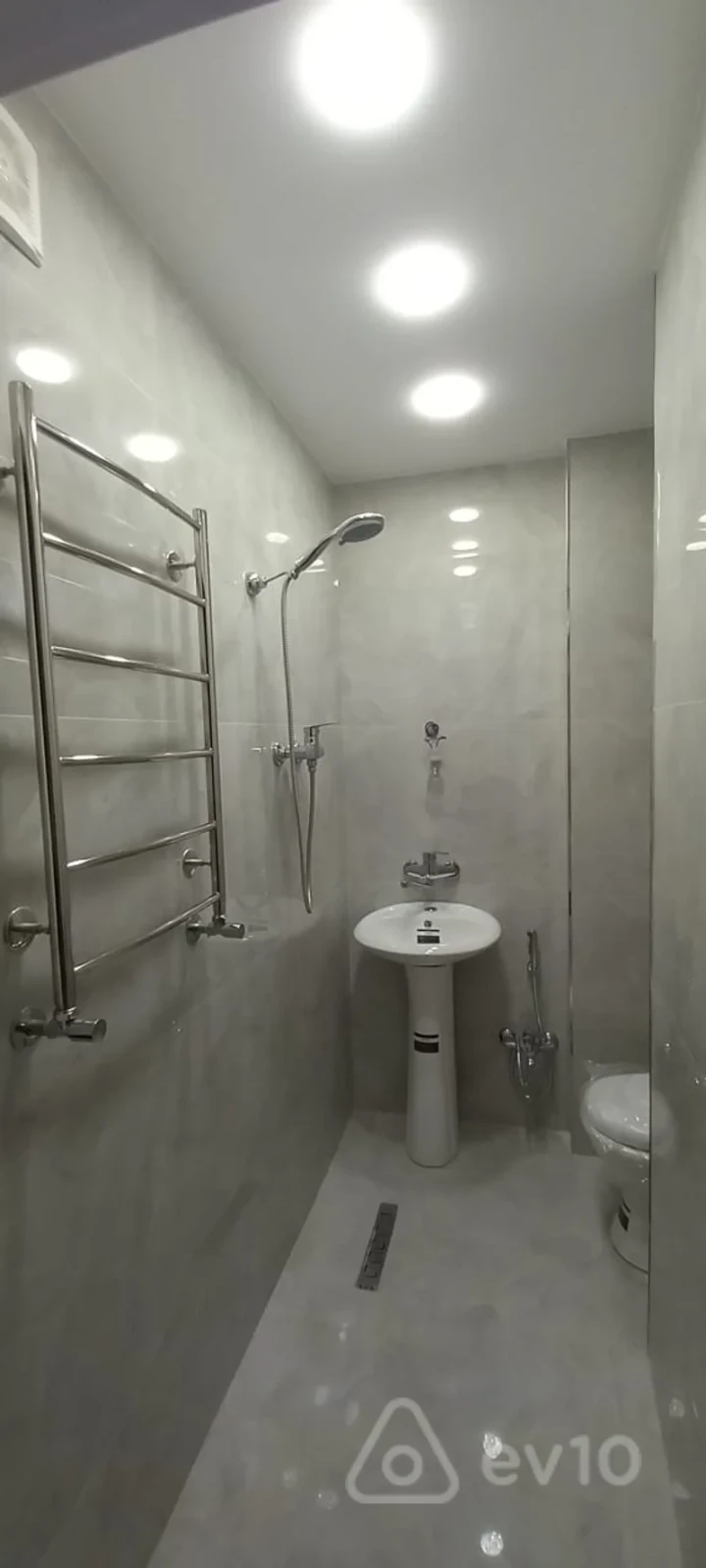 Satılır 2 otaqlı yeni tikili 47 m²