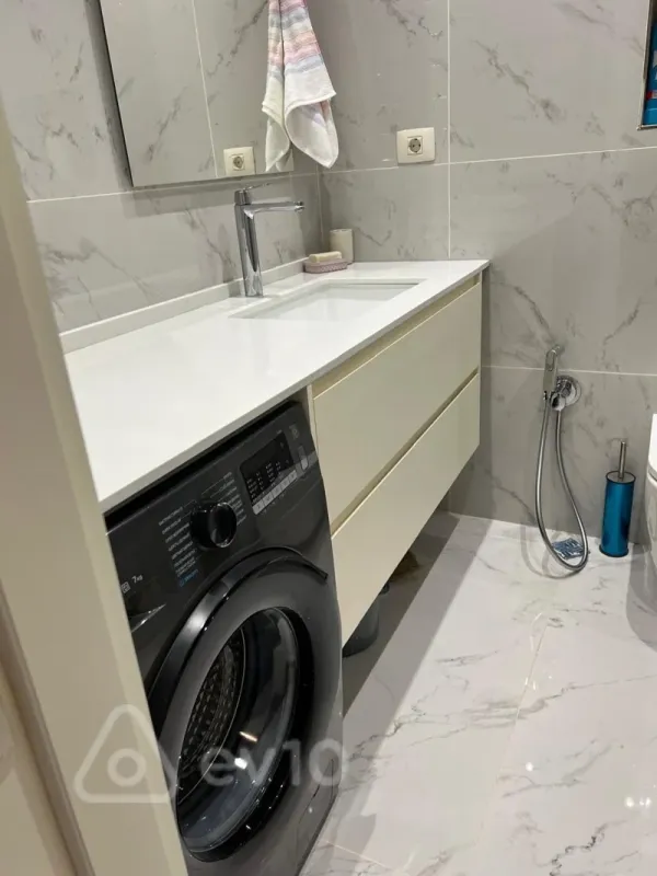 Kirayə verilir 2 otaqlı yeni tikili 65 m²