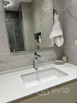 Kirayə verilir 2 otaqlı yeni tikili 65 m²