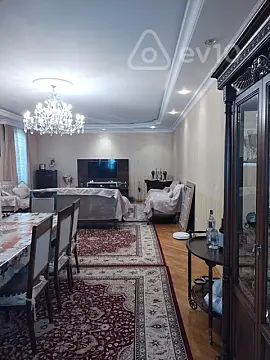 Satılır 9 otaqlı həyət evi 640 m²