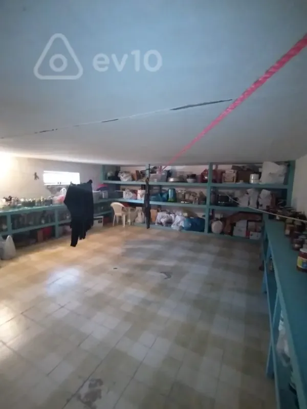 Satılır 9 otaqlı həyət evi 640 m²