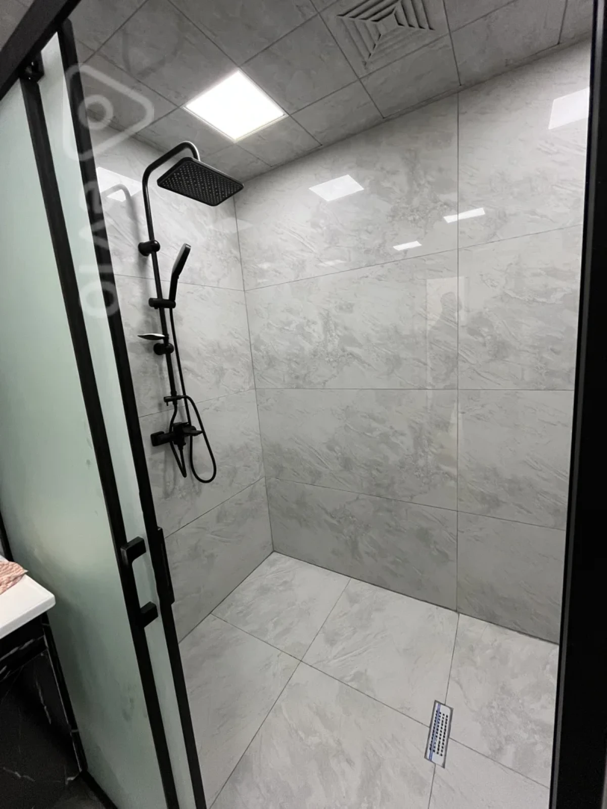 Satılır 3 otaqlı yeni tikili 79 m²