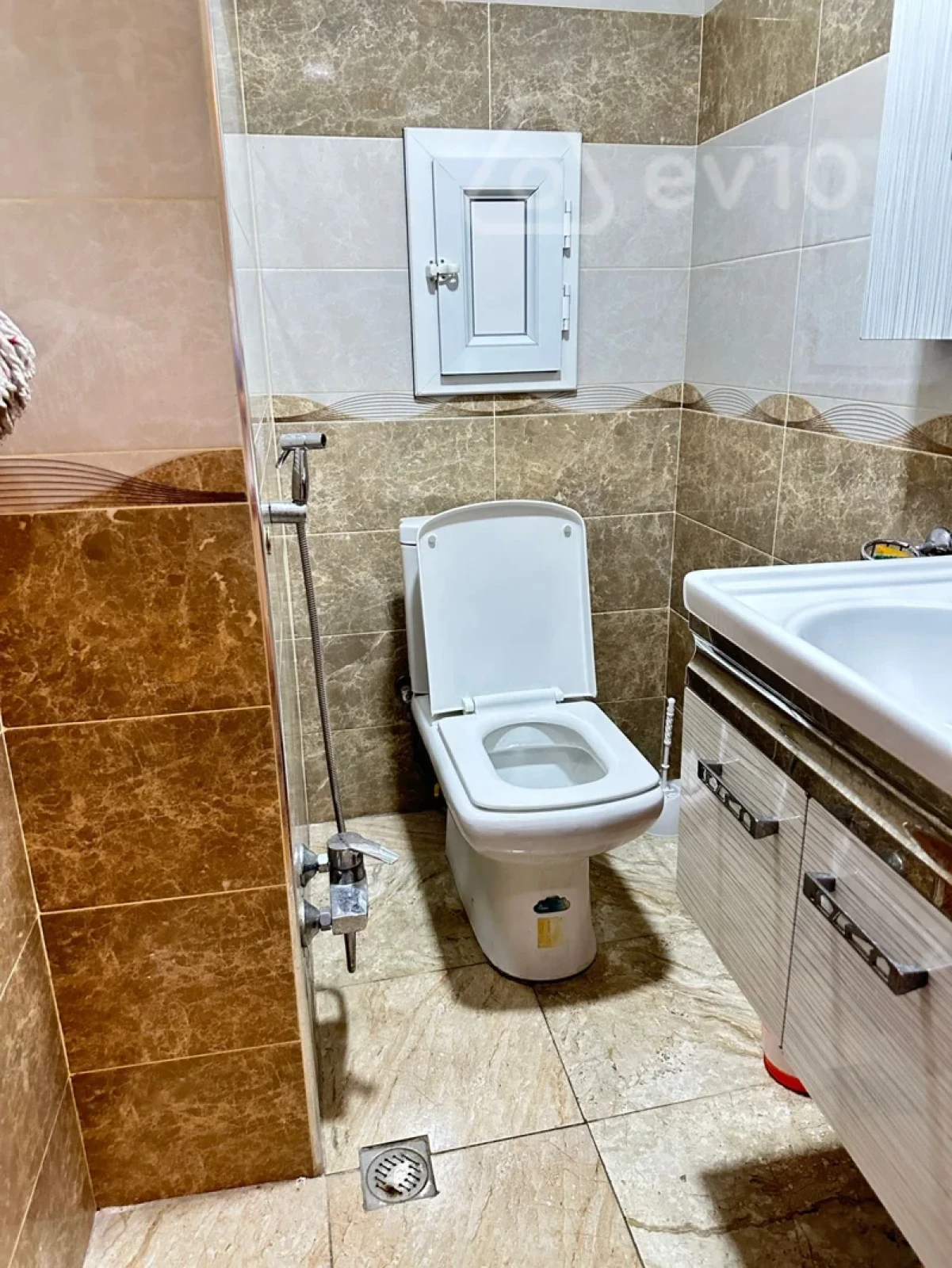 Kirayə verilir 2 otaqlı yeni tikili 120 m²