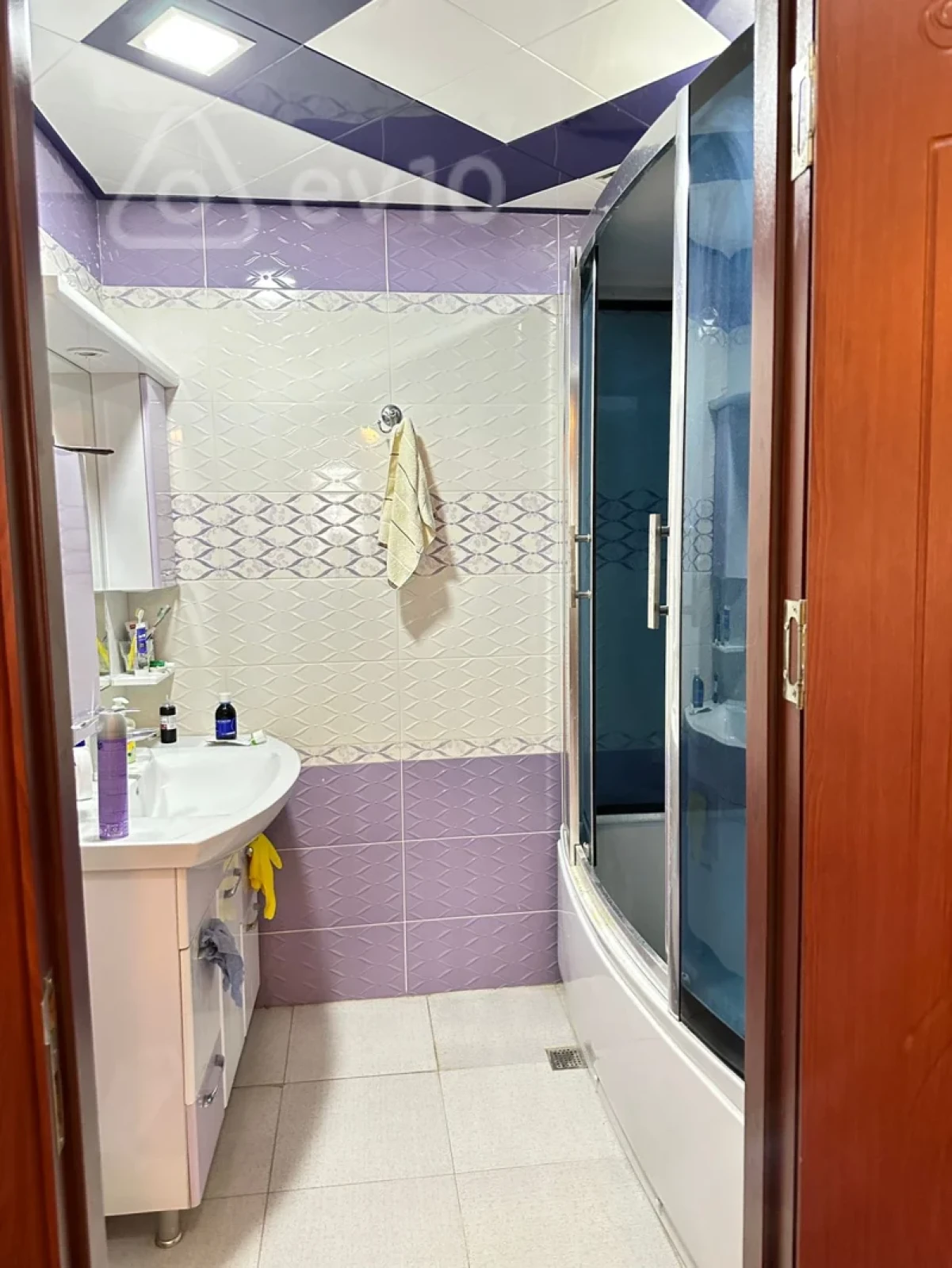 Kirayə verilir 2 otaqlı yeni tikili 120 m²