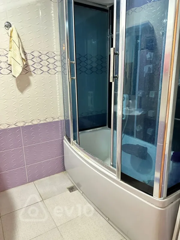 Kirayə verilir 2 otaqlı yeni tikili 120 m²