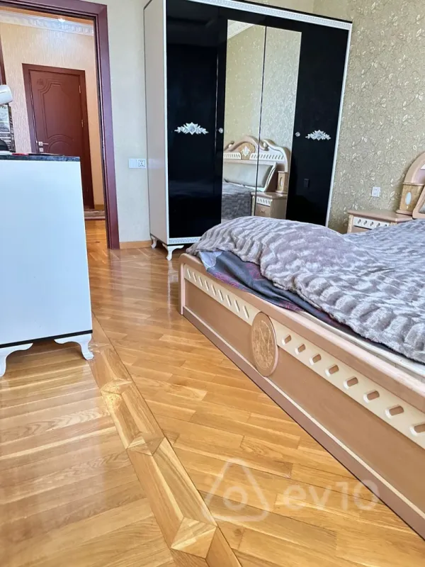 Kirayə verilir 2 otaqlı yeni tikili 120 m²