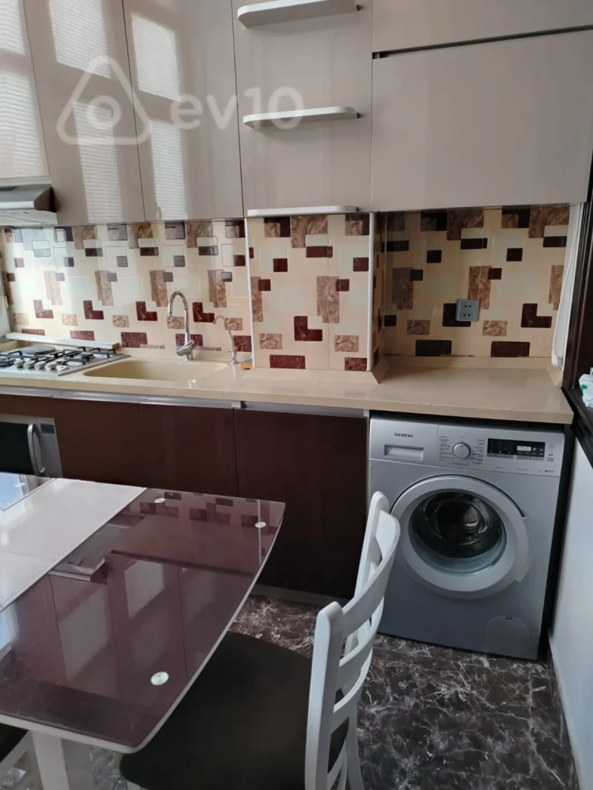 Kirayə verilir 2 otaqlı yeni tikili 65 m²