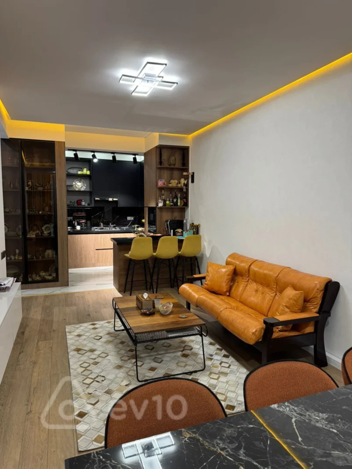 Satılır 3 otaqlı yeni tikili 105 m²