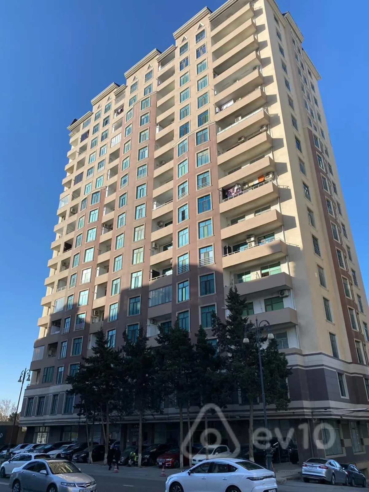 Satılır 3 otaqlı yeni tikili 105 m²