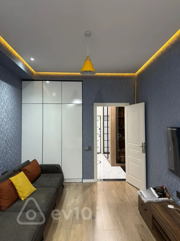 Satılır 3 otaqlı yeni tikili 105 m²
