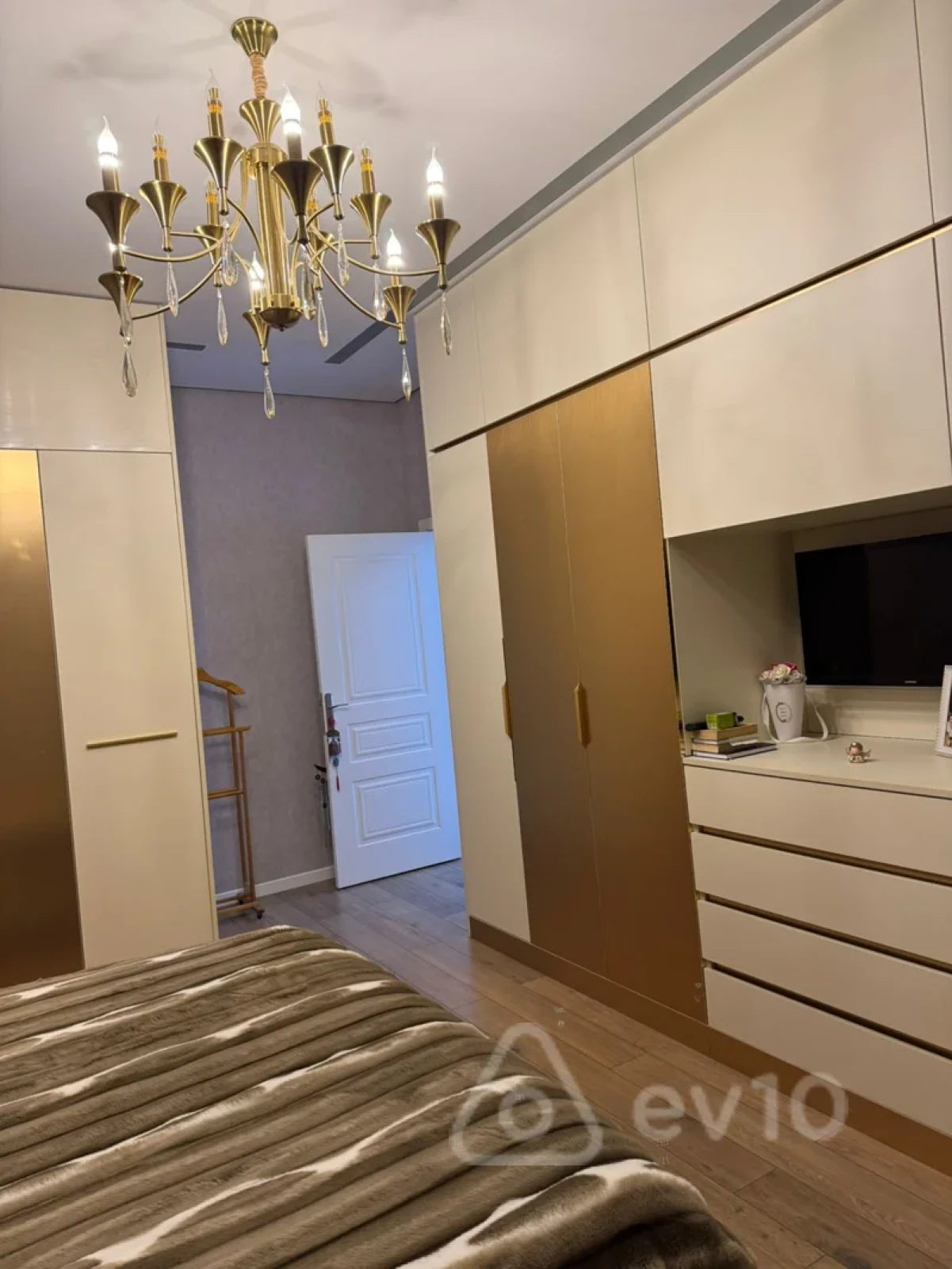 Satılır 3 otaqlı yeni tikili 105 m²