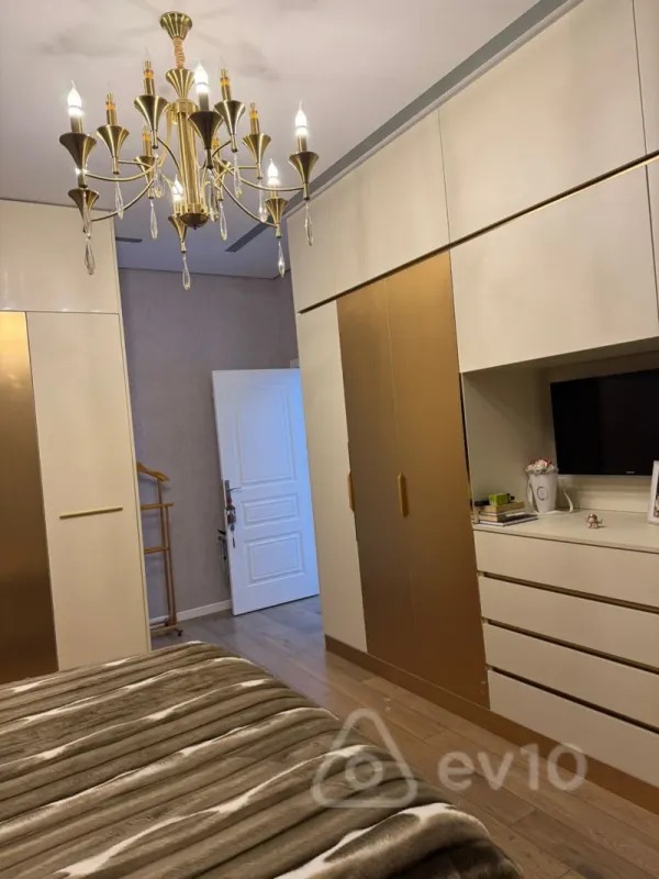 Satılır 3 otaqlı yeni tikili 105 m²