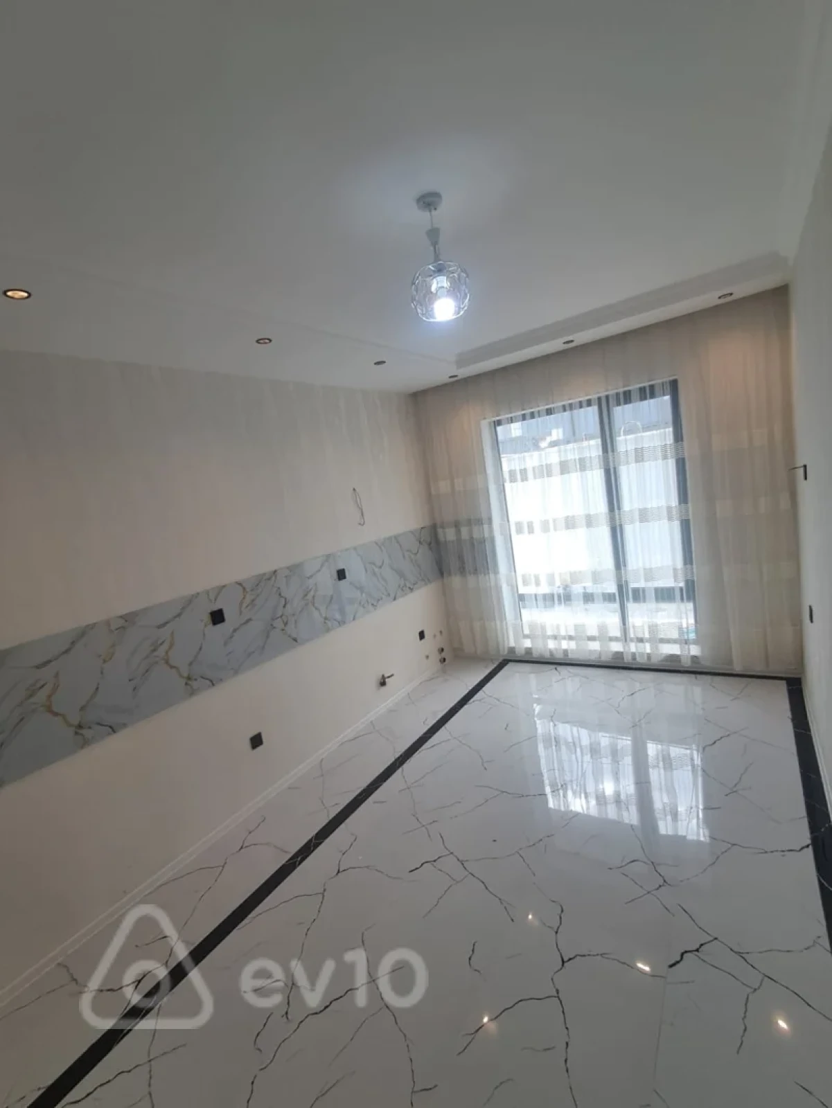 Satılır 4 otaqlı həyət evi 145 m²