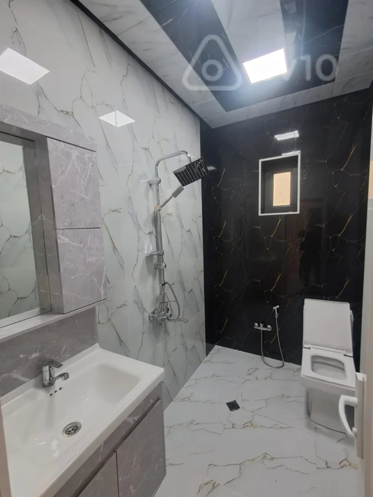 Satılır 4 otaqlı həyət evi 145 m²