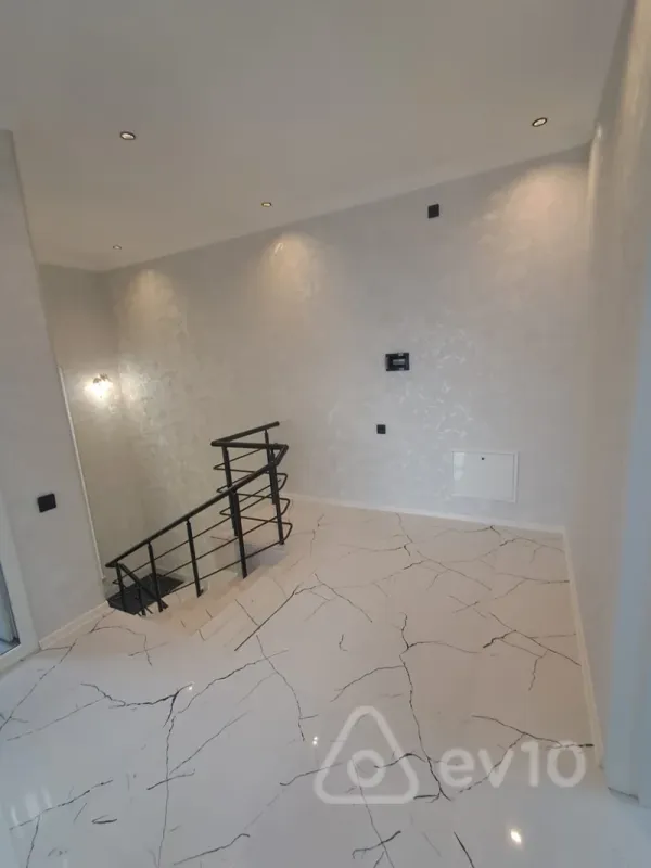Satılır 4 otaqlı həyət evi 145 m²