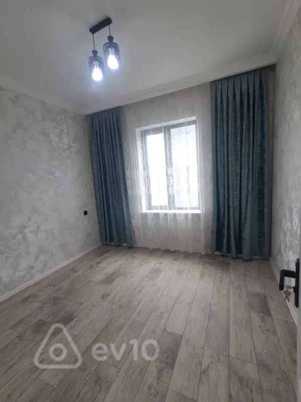 Satılır 4 otaqlı həyət evi 145 m²