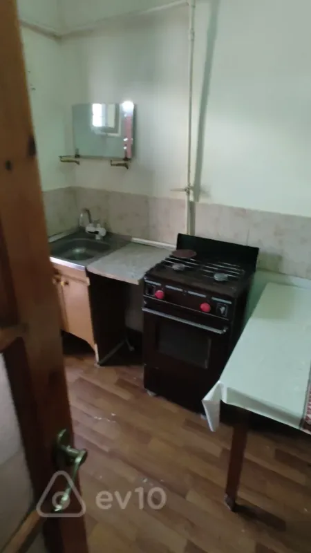 Kirayə verilir 1 otaqlı həyət evi 30 m²