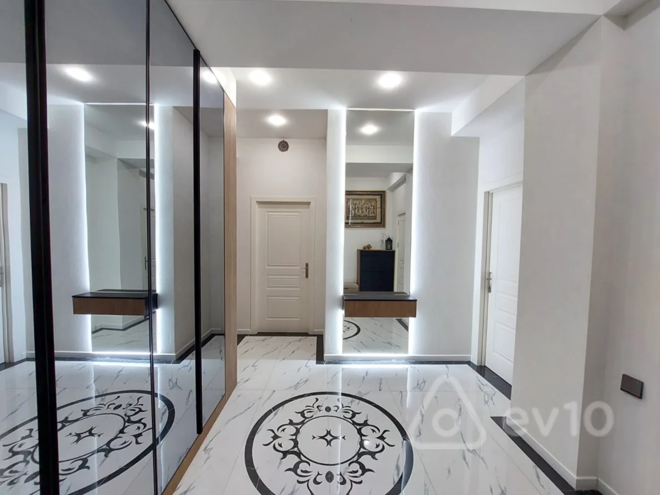 Satılır 3 otaqlı yeni tikili 105 m²