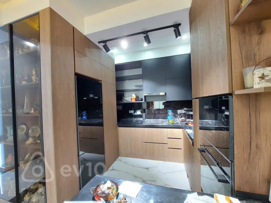 Satılır 3 otaqlı yeni tikili 105 m²