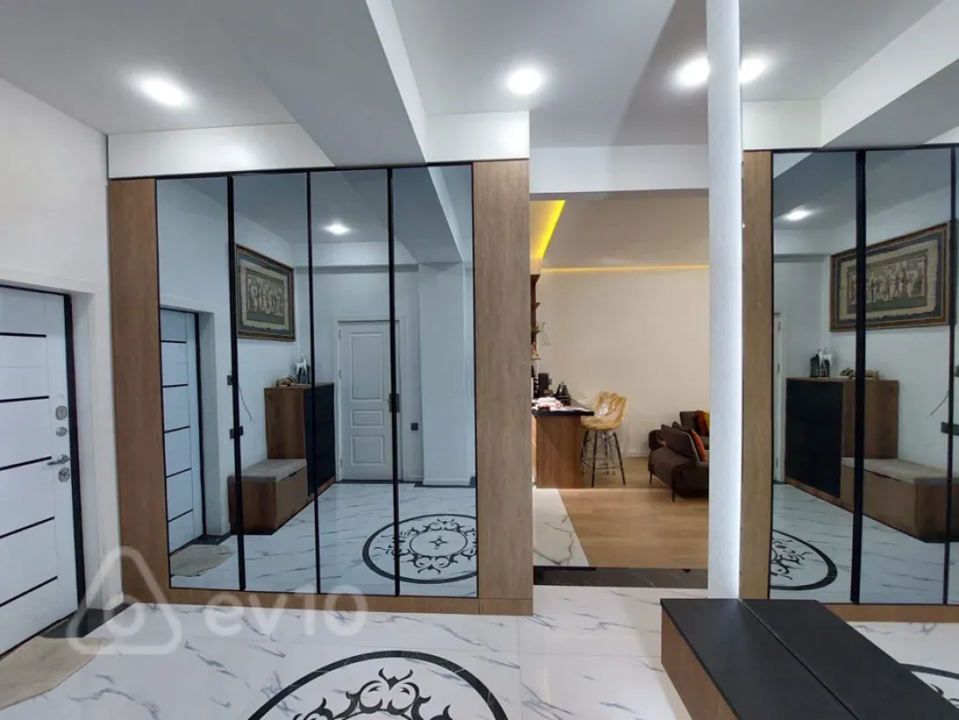 Satılır 3 otaqlı yeni tikili 105 m²
