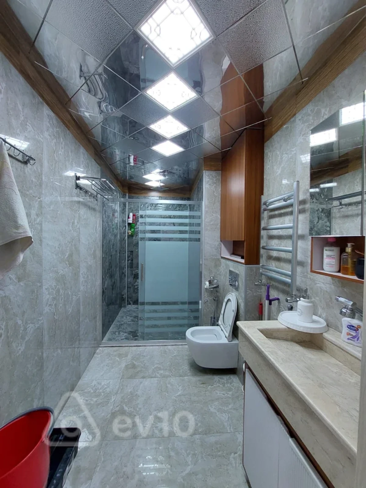 Satılır 3 otaqlı yeni tikili 105 m²