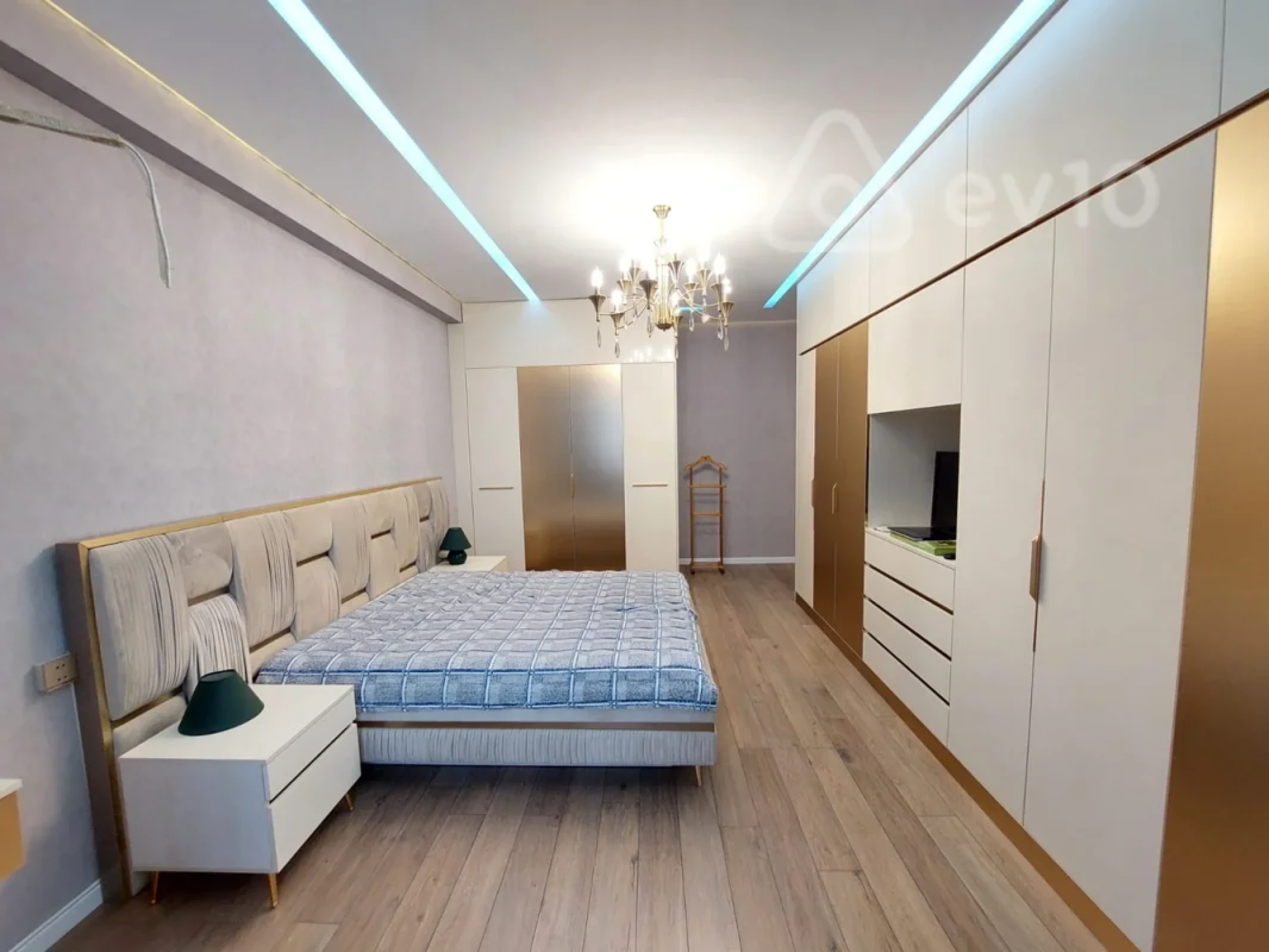 Satılır 3 otaqlı yeni tikili 105 m²