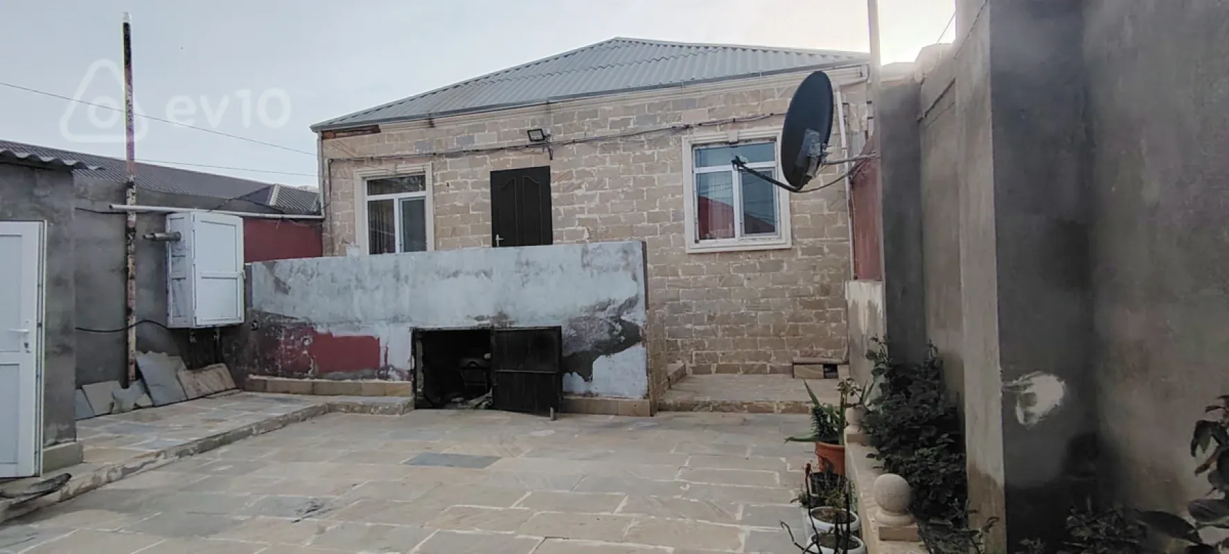 Satılır 4 otaqlı həyət evi 100 m²