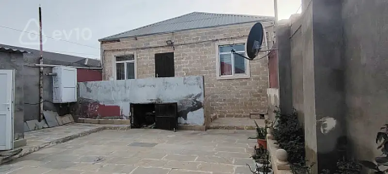 Satılır 4 otaqlı həyət evi 100 m²