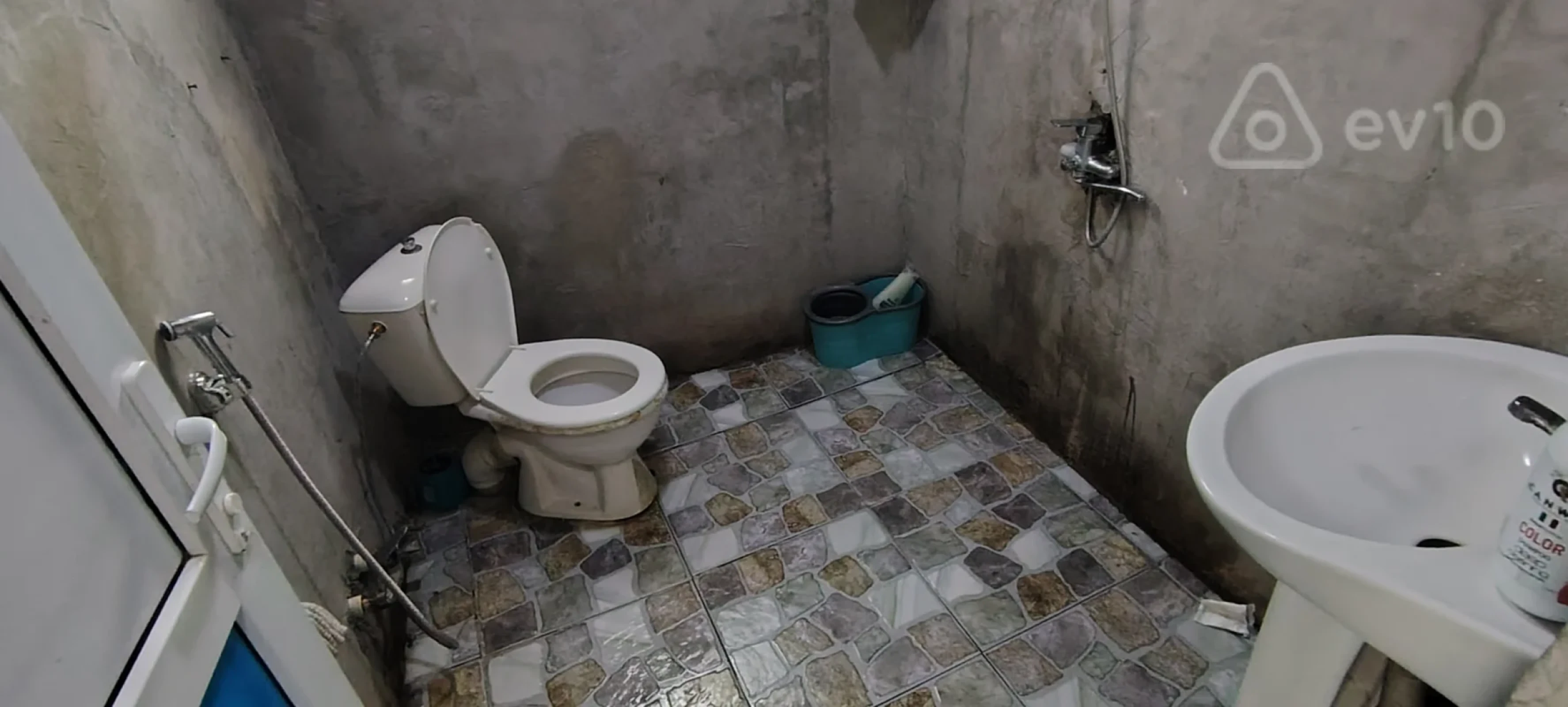 Satılır 4 otaqlı həyət evi 100 m²